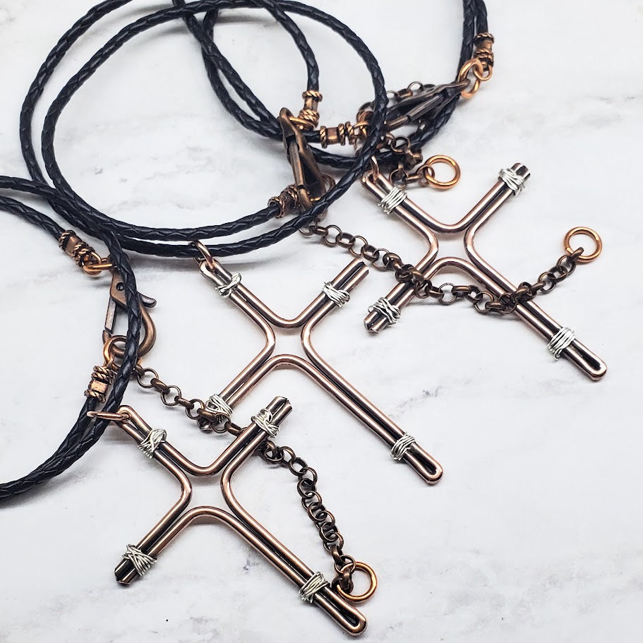 The Meaning of a Cross Necklace: Symbolism, Significance & Style Guide