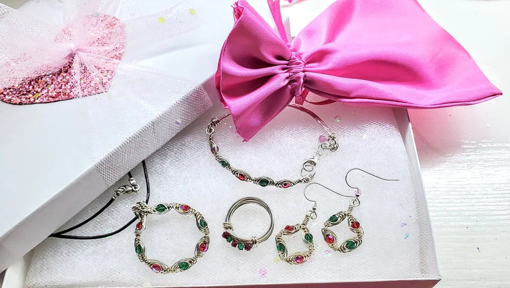 PINKHEARTBOX Handmade Lace Ribbon White Lacquered Pink Sparkly Heart Box - Gift Box - Alexa Martha Designs   8819412402480