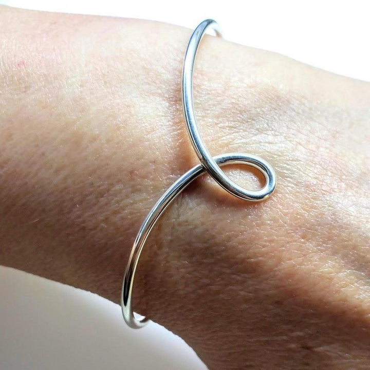 Silver Wire Sculpted Teardrop Bangle